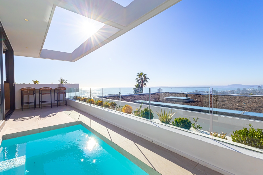 To Let 4 Bedroom Property for Rent in Fresnaye Western Cape